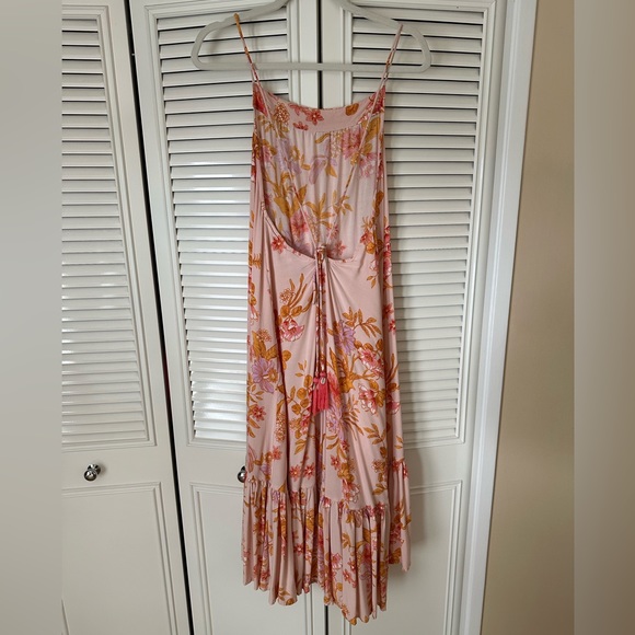 Revolve floral midi dress - Picture 4 of 4